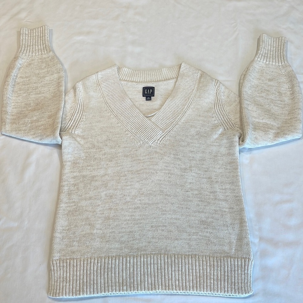 GAP • Crossover V Neck Sweater • Size XS • Marshmallow (Cream/Tan) - Picture 3 of 10